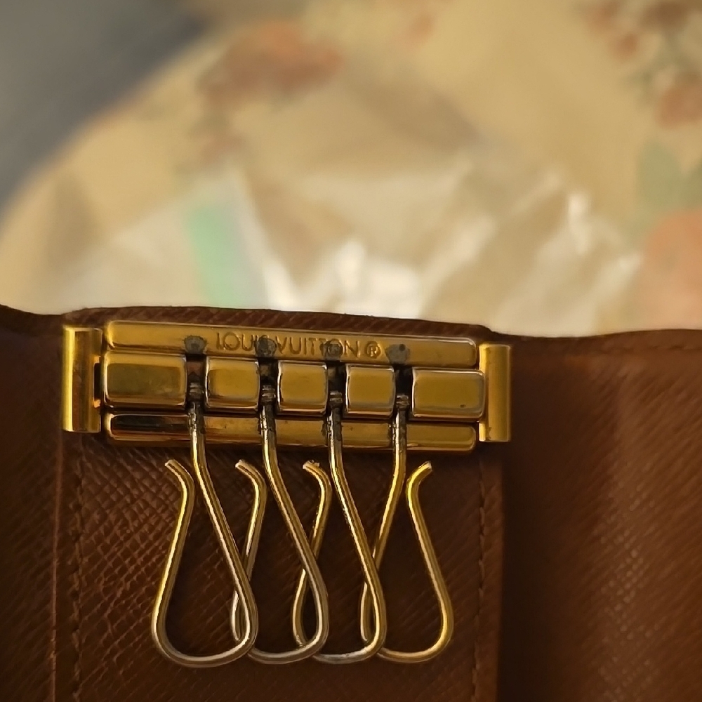 Louis Vuitton Monogram Key Holder - Picture 7 of 13